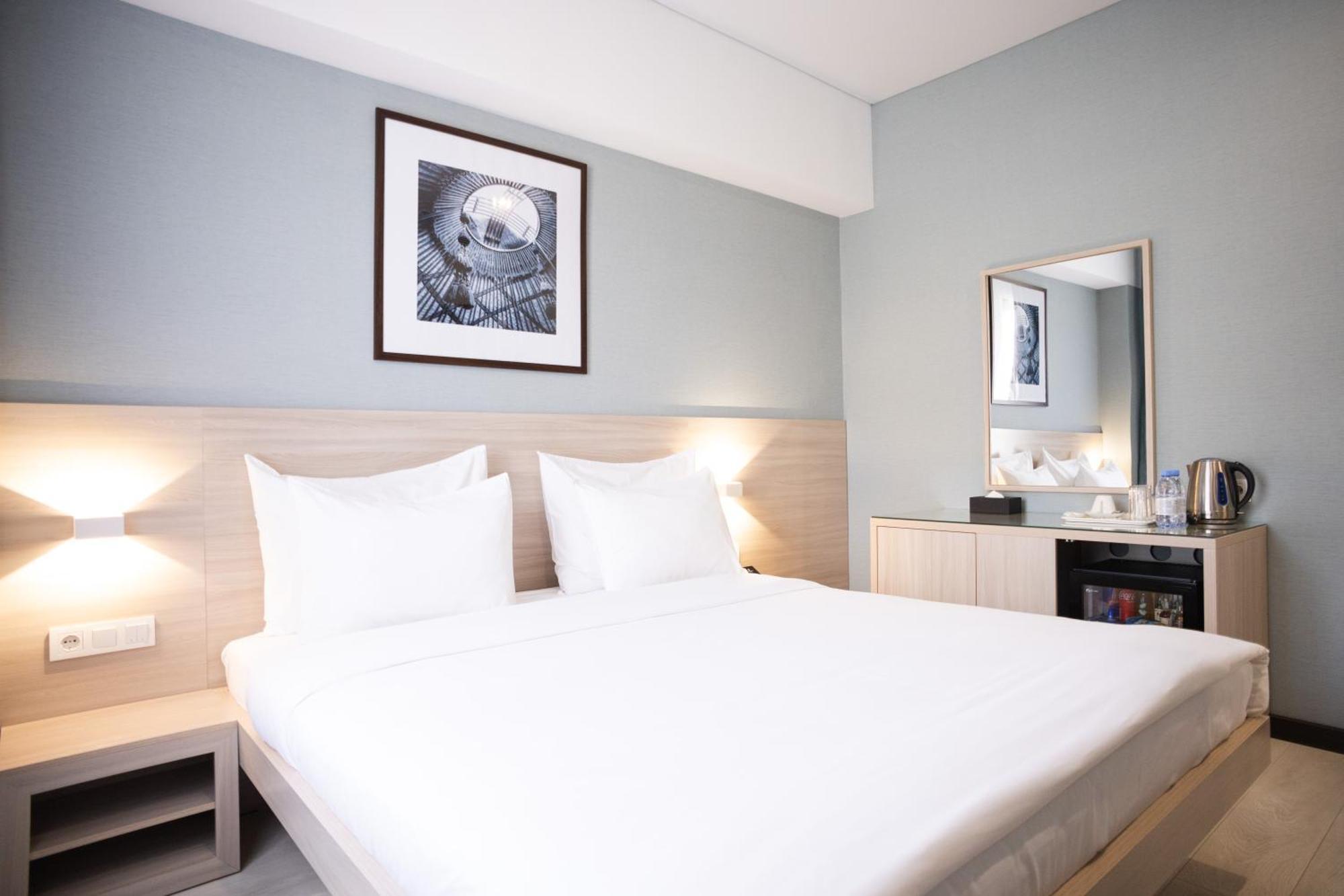 Resident Hotel Kazybek Bi アルマトイ エクステリア 写真
